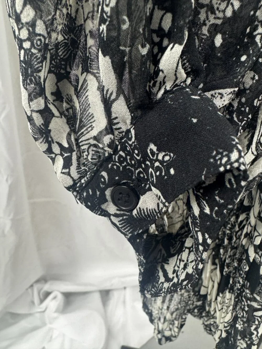 TOPSHOP Floral Stud Trim Mini Dress with stud details Black & White, Size 8 - Picture 10 of 16